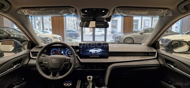 Toyota Camry-13