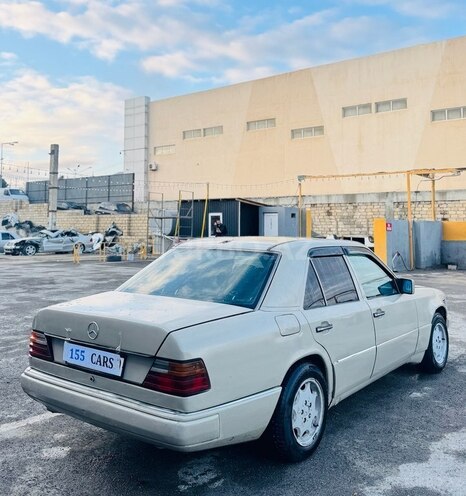 Mercedes 250 D-5