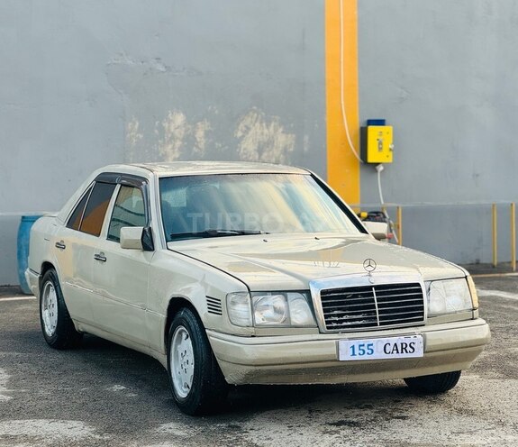 Mercedes 250 D-2