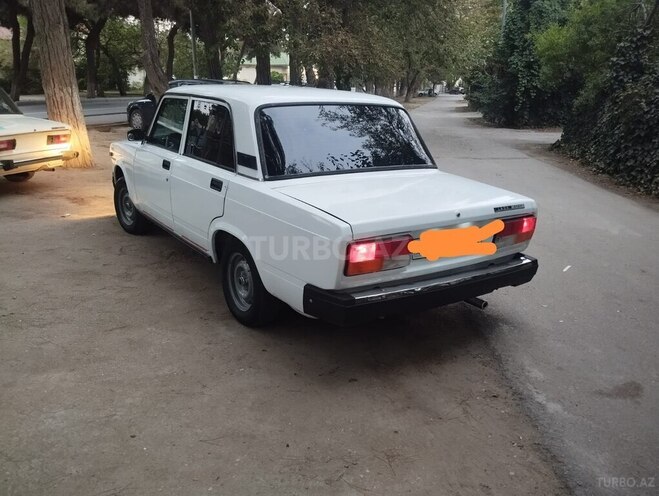 LADA (VAZ) 2107-2