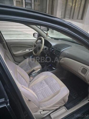 Nissan Sunny-6