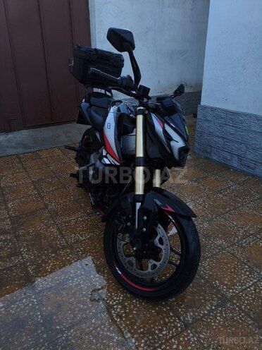 Bajaj Pulsar NS 400-9