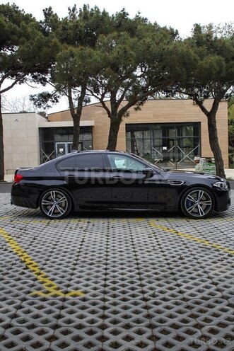 BMW M5-6