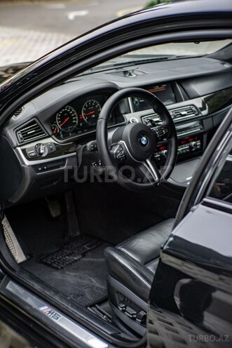 BMW M5-10