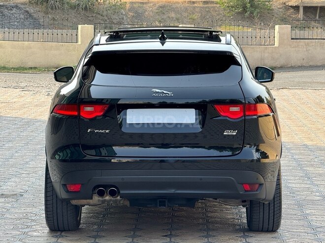 Jaguar F-Pace-8