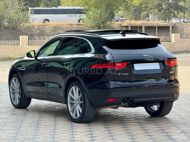Jaguar F-Pace-9