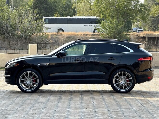 Jaguar F-Pace-7