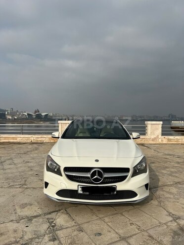 Mercedes CLA 250-1
