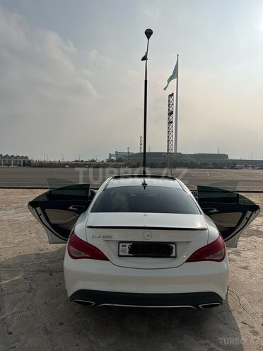 Mercedes CLA 250-9