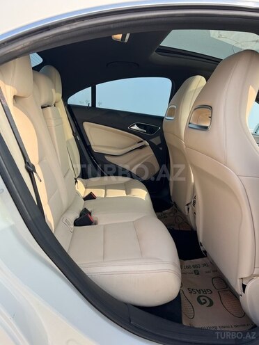 Mercedes CLA 250-12