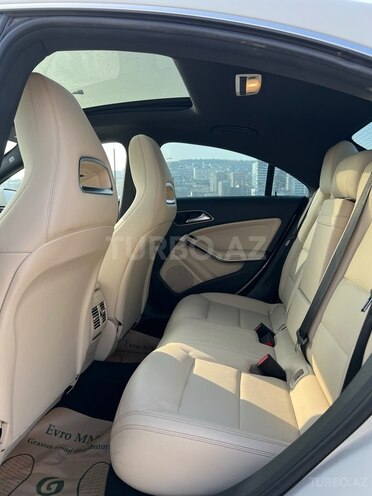 Mercedes CLA 250-13