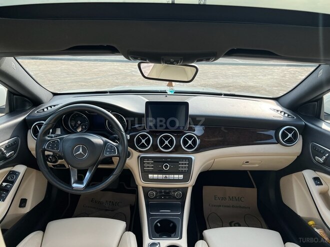 Mercedes CLA 250-11