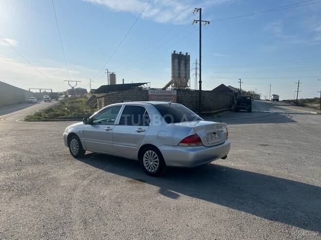 Mitsubishi Lancer-4