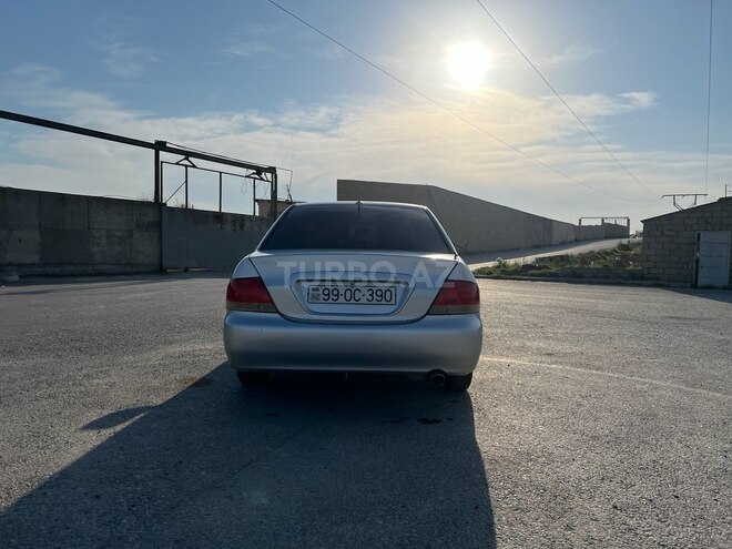 Mitsubishi Lancer-5