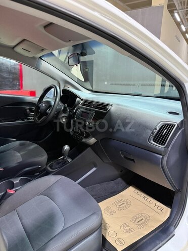 Kia Rio-10