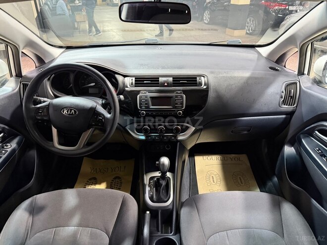 Kia Rio-12
