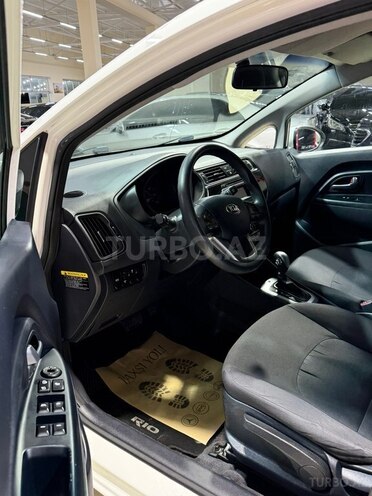 Kia Rio-11