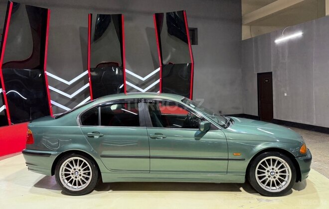 BMW 320-4