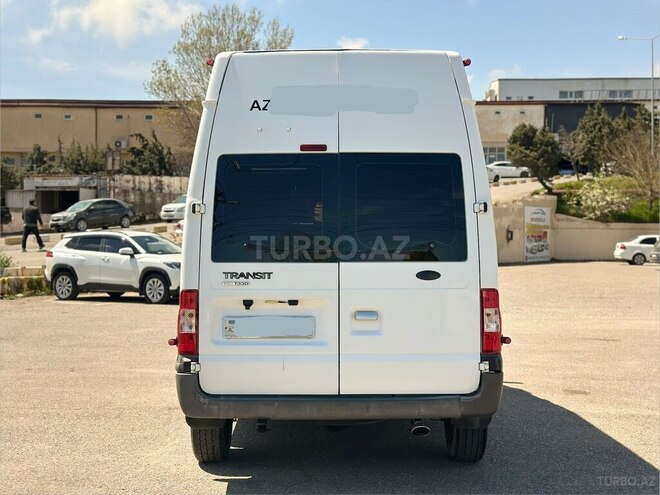Ford Transit-3