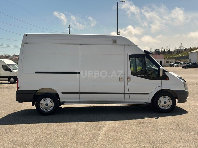 Ford Transit-5