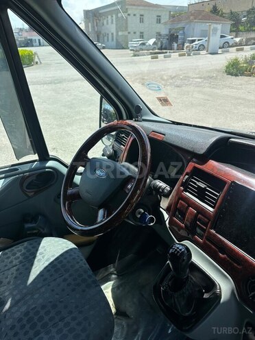 Ford Transit-7