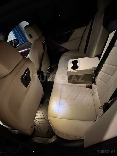 BMW i5-11