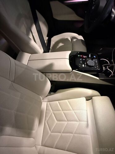 BMW i5-8