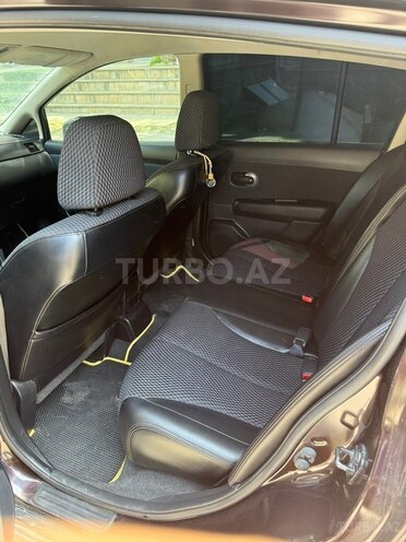 Nissan Tiida-2