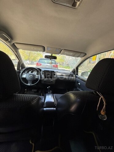 Nissan Tiida-3