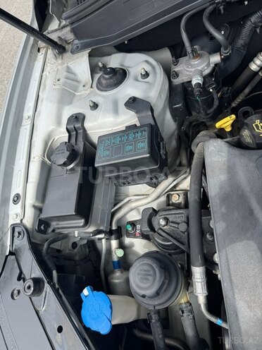 Hyundai Santa Fe-5