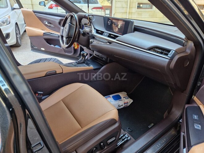 Lexus ES 300h 2021, 95,000 km - 2.5 л - Bakı