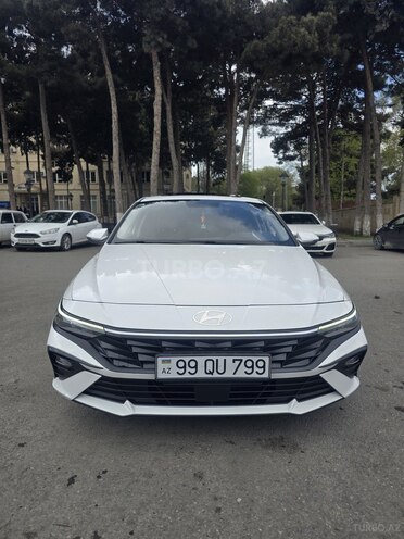 Hyundai Elantra-1
