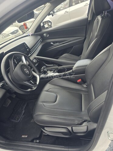 Hyundai Elantra-8