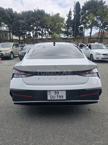 Hyundai Elantra-2