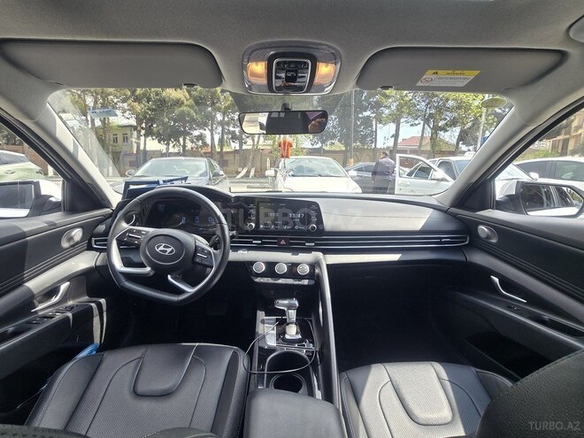 Hyundai Elantra-10