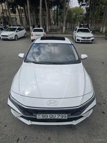 Hyundai Elantra-11