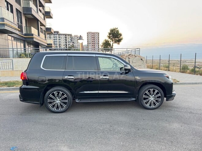 Lexus LX 570-13