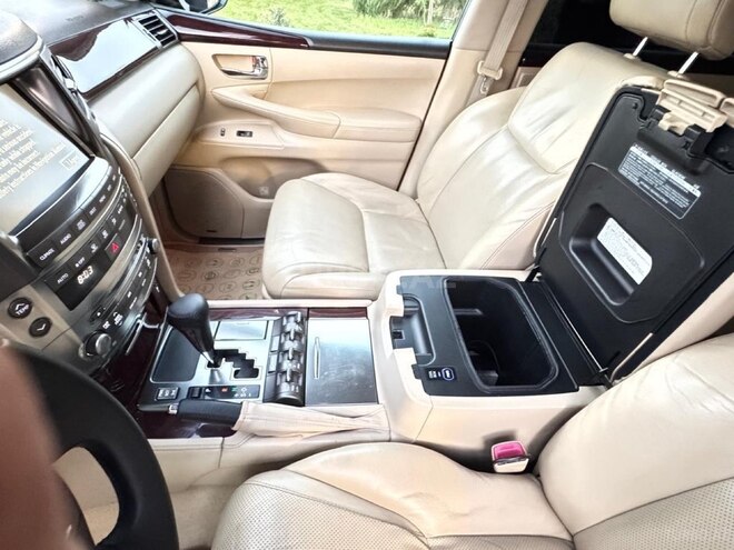 Lexus LX 570-7