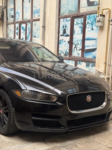 Jaguar XE-5