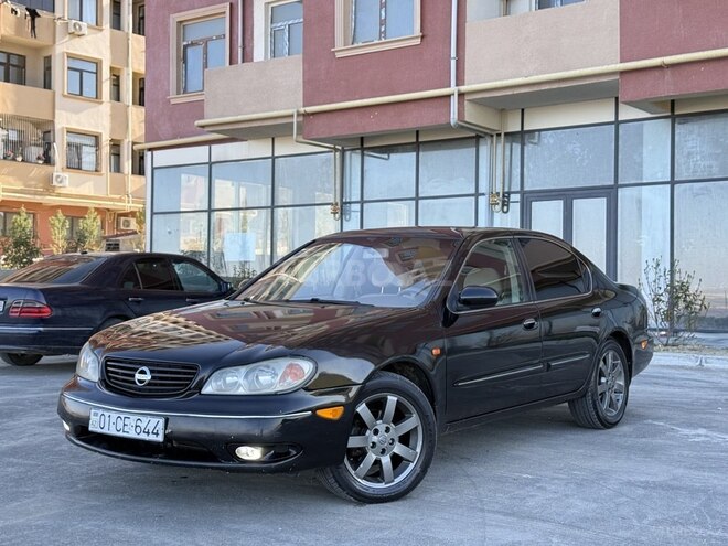 Nissan Maxima-5
