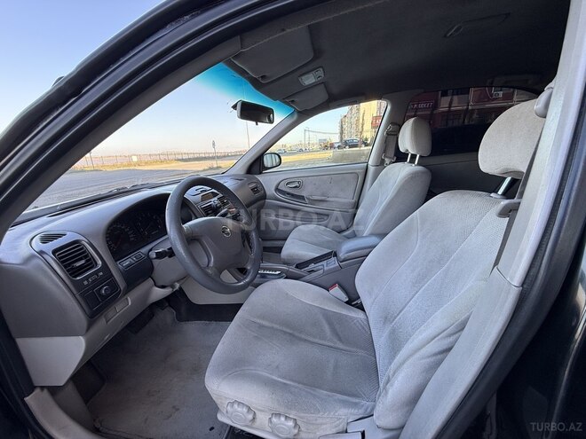 Nissan Maxima-10