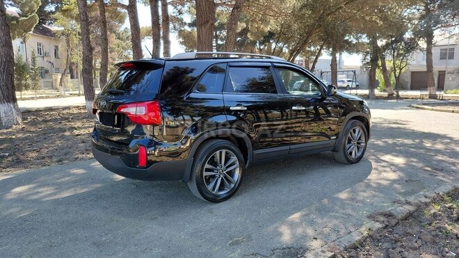 Kia Sorento-13