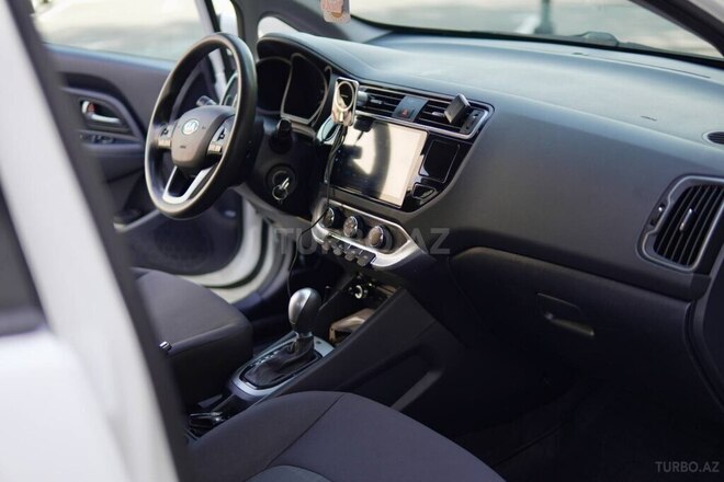 Kia Rio-19