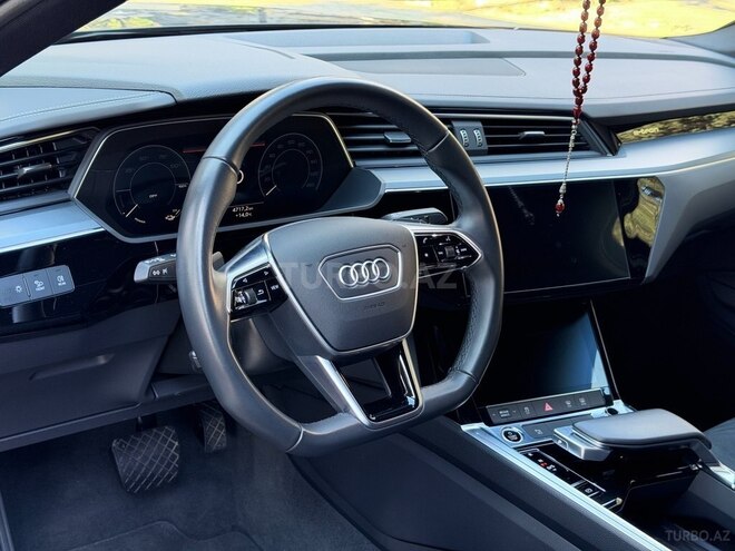 Audi e-tron Sportback-9
