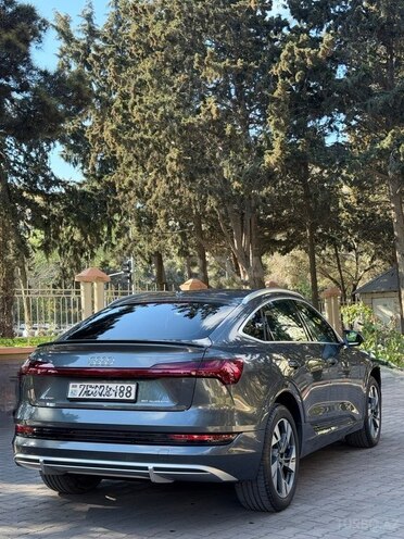 Audi e-tron Sportback-5