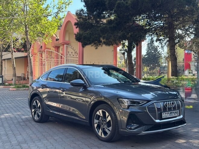 Audi e-tron Sportback-1
