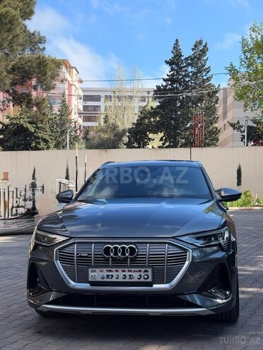 Audi e-tron Sportback-2