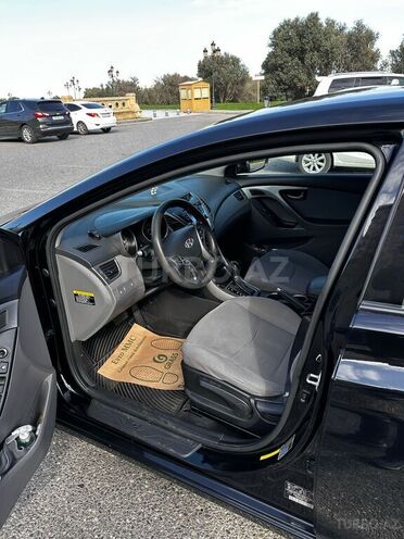 Hyundai Elantra-7