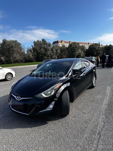 Hyundai Elantra-17