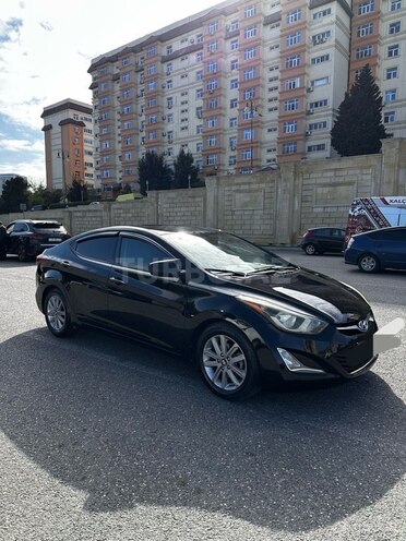 Hyundai Elantra-12